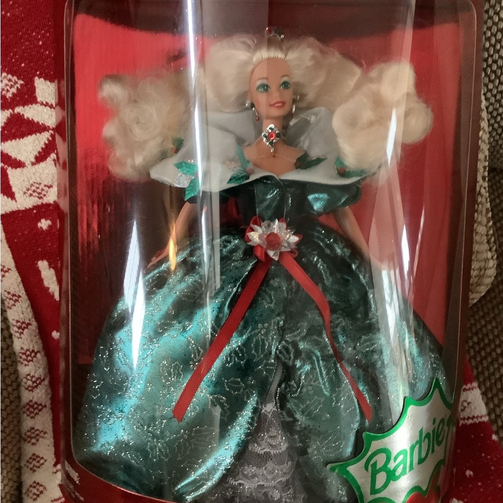 MIB HAPPY HOLIDAYS SPECIAL EDITION BARBIE DOLL 1995